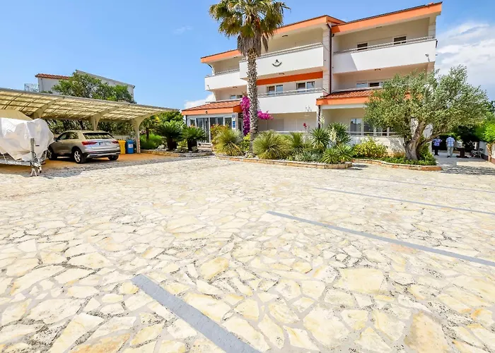 Aurel * 罗戈兹尼察